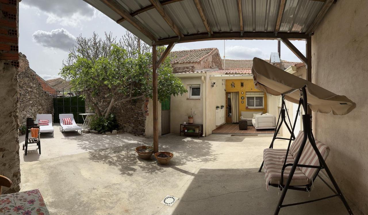San Isidro Villa Miguelanez ภายนอก รูปภาพ