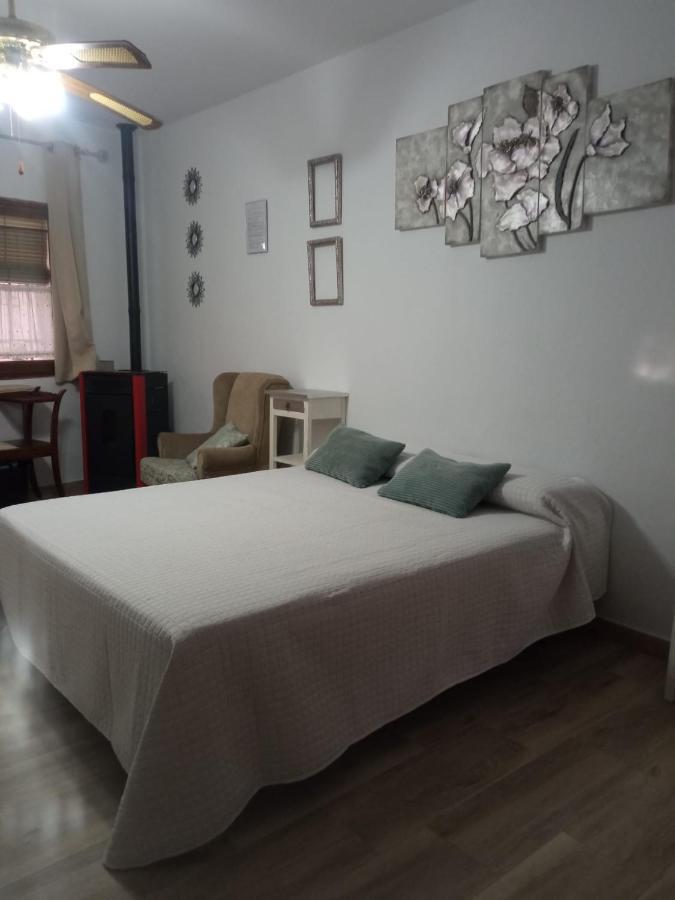 San Isidro Villa Miguelanez ภายนอก รูปภาพ