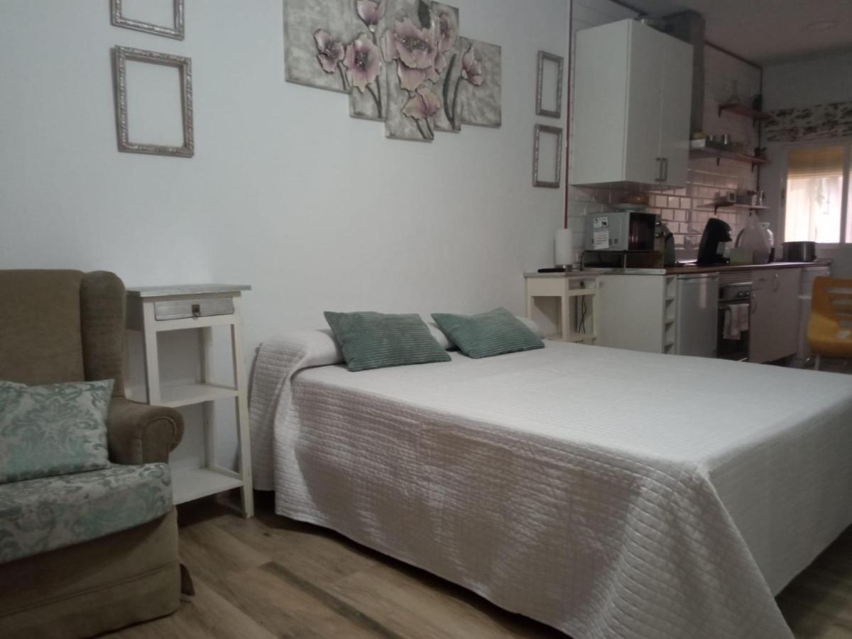San Isidro Villa Miguelanez ภายนอก รูปภาพ